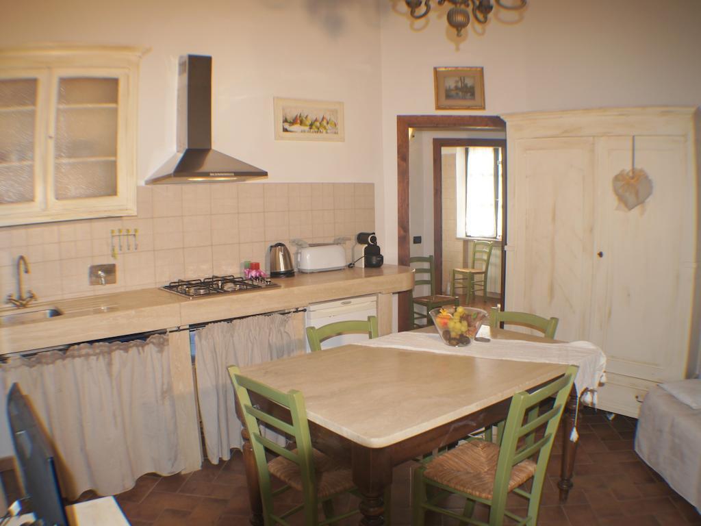 Il Casolare Val Di Mare Apartment Riparbella Cameră foto